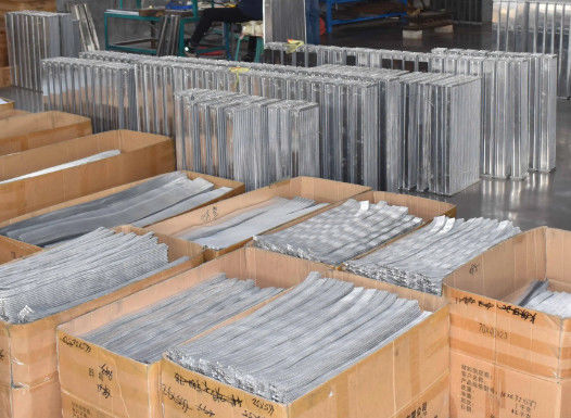 발굴기 알루미늄 라디에이터 SY75 라디에이터 엔지니어링 응용