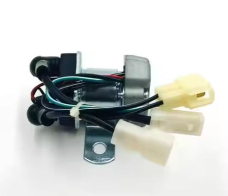 6BB1 6WG1 6HK1 발굴기 엔진 릴레 1-82553-039-1 0-25000-7832 24V 시작 릴레