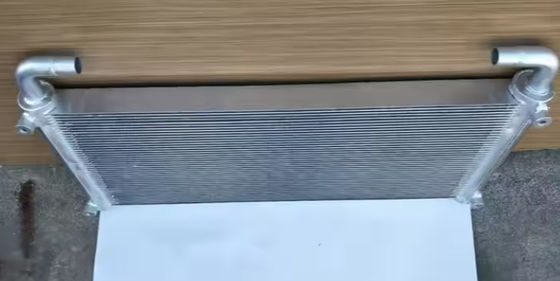 고품질 수압 오일 냉각기 발굴기 물 라디에이터 4650353 모델 ZAX200-3 ZAX210-3 건설 기계 부품